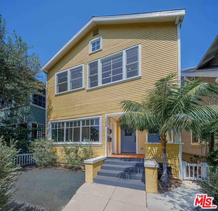 123 Wavecrest Avenue