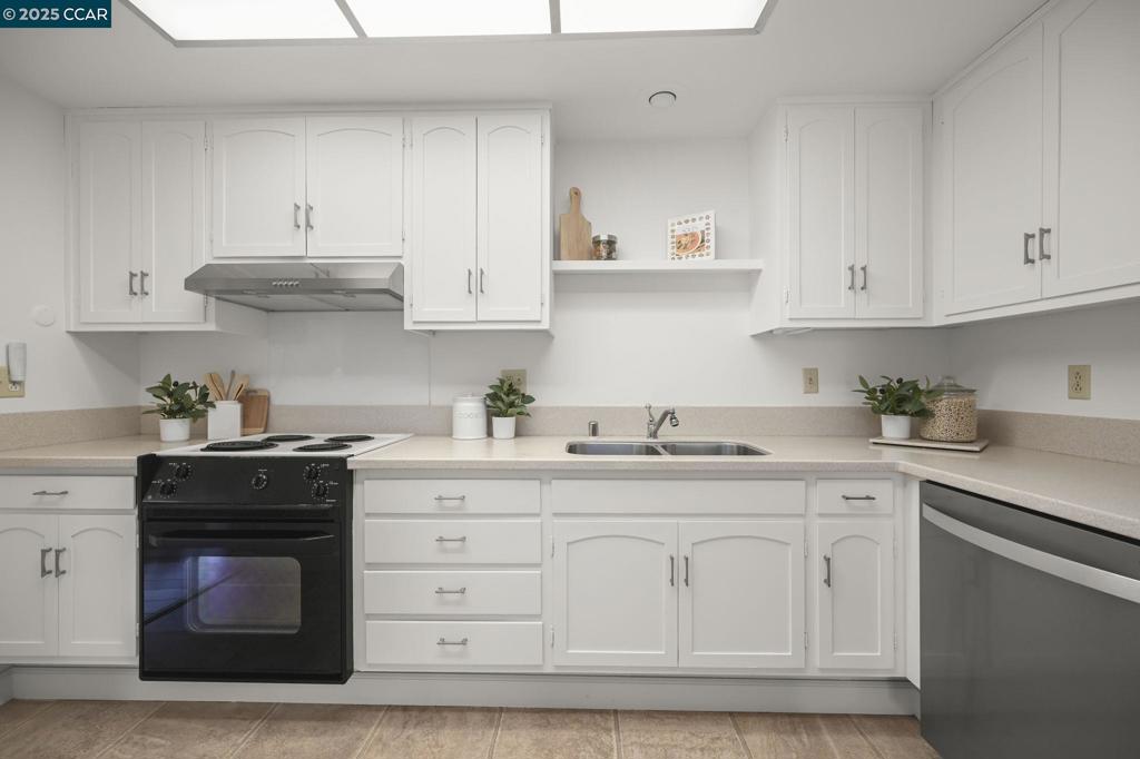 ROSSMOOR - Residential