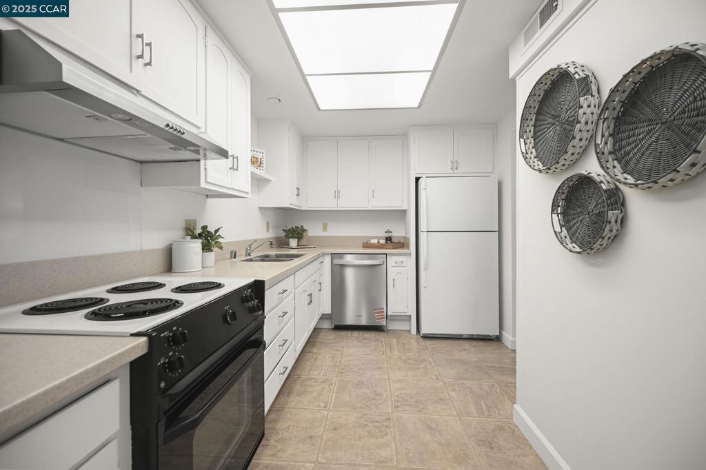 ROSSMOOR - Residential