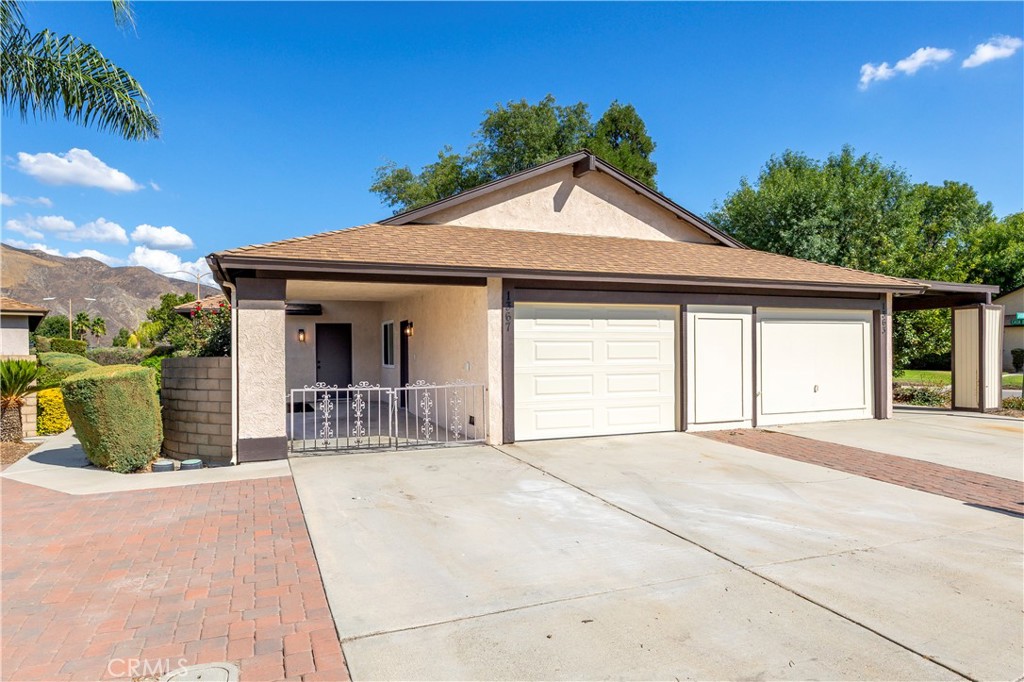 BACK ON THE MARKET! STEAL OF A DEAL FOR FULLY REMODELED PROPERTY! New LVP flooring and moldings, complete kitchen remodel with new appliances, both bathrooms remodeled and new windows and blinds throughout property. Come see this affordable, remodeled condo.