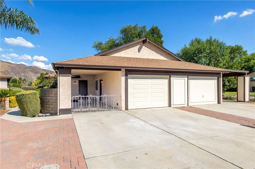 BACK ON THE MARKET! STEAL OF A DEAL FOR FULLY REMODELED PROPERTY! New LVP flooring and moldings, complete kitchen remodel with new appliances, both bathrooms remodeled and new windows and blinds throughout property. Come see this affordable, remodeled condo.