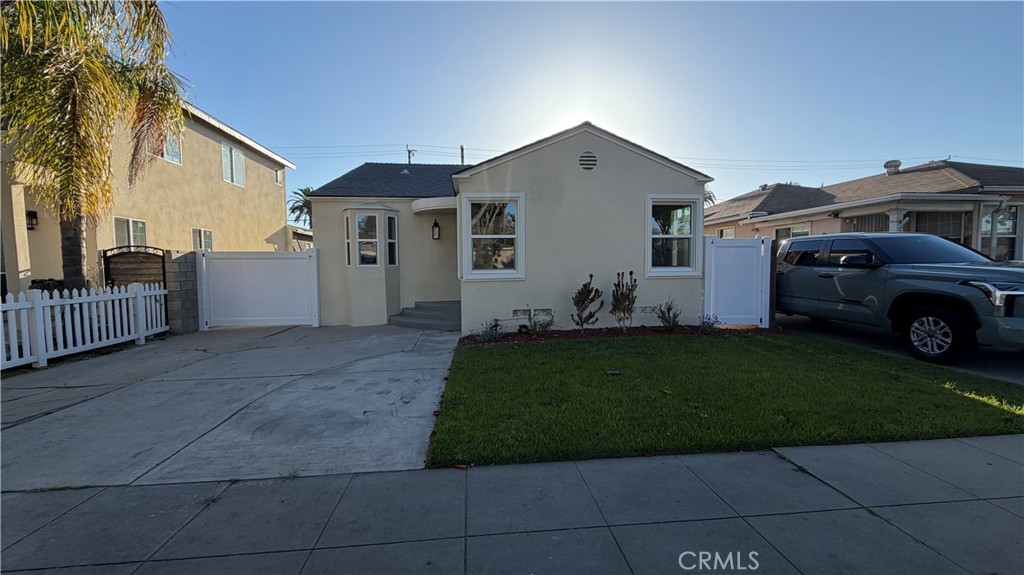 2741 Gale Avenue