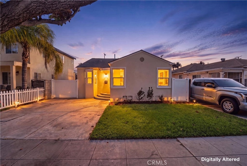 2741 Gale Avenue, Long Beach CA 90810