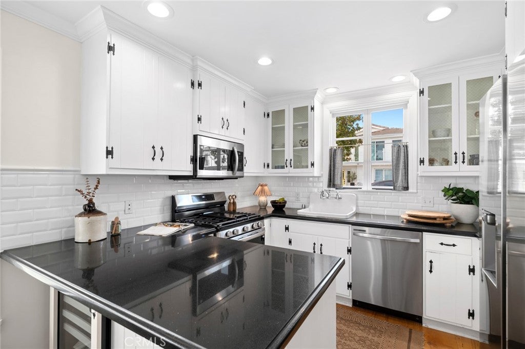 2029 Miramar Drive, Newport Beach CA 92661 - Photo 10