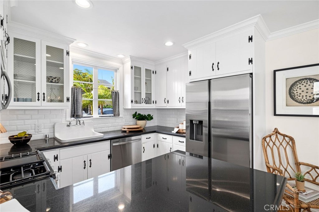 2029 Miramar Drive, Newport Beach CA 92661 - Photo 11