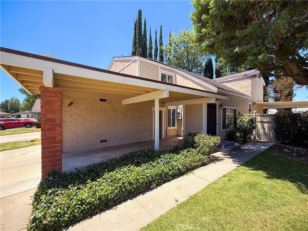 22719 Bassett Street, West Hills CA 91307