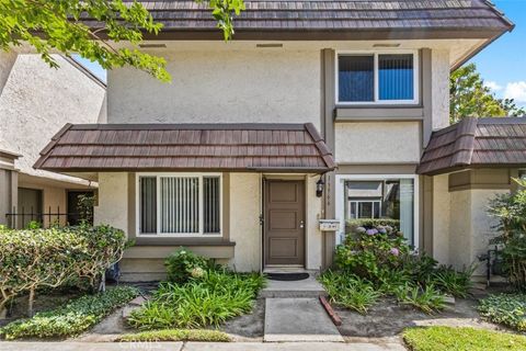 Photo of 13966 Chelmsford Walk, Westminster, CA 92683 (MLS # OC25215413)