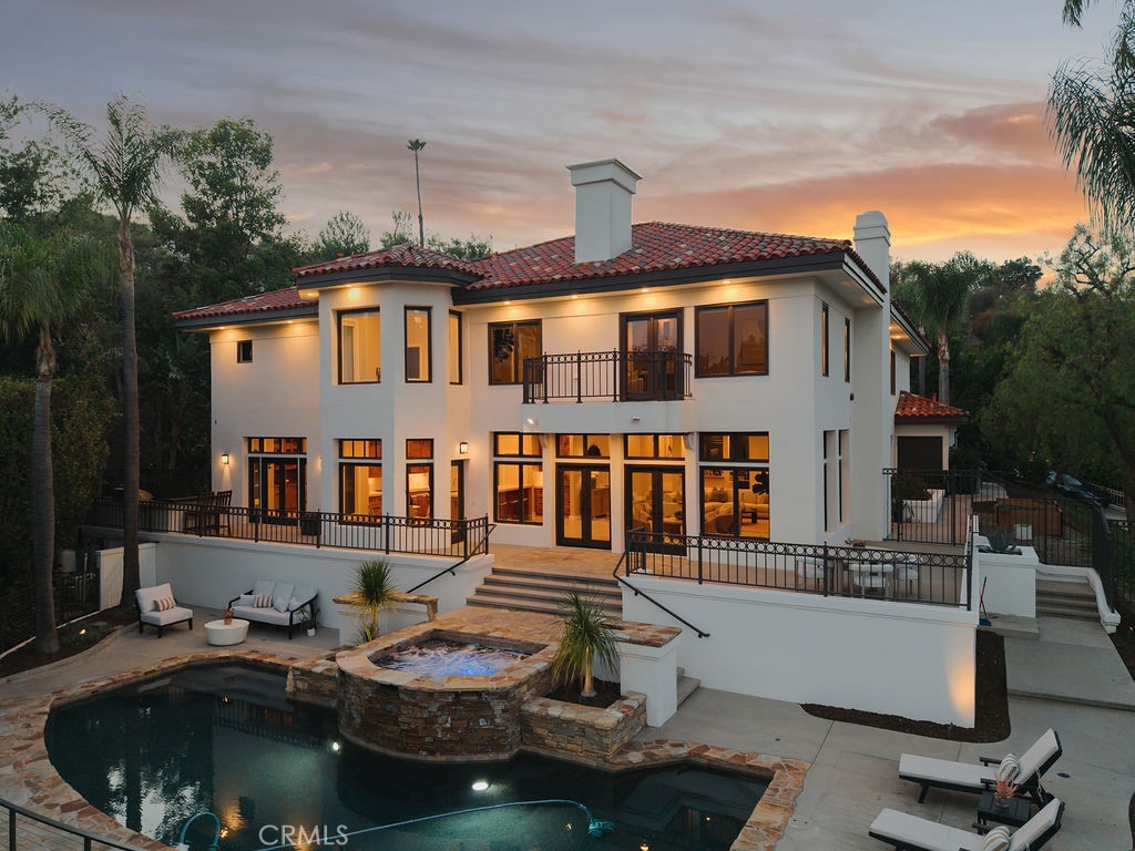 1805 Holly Tree Lane