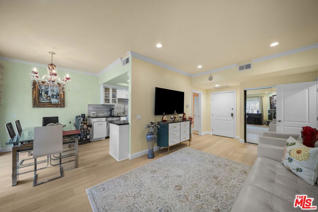 17914 Magnolia Boulevard 130