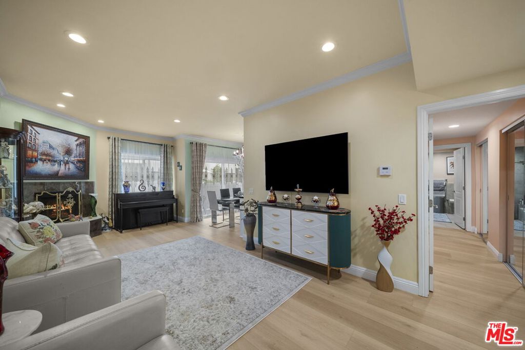 17914 Magnolia Boulevard 130