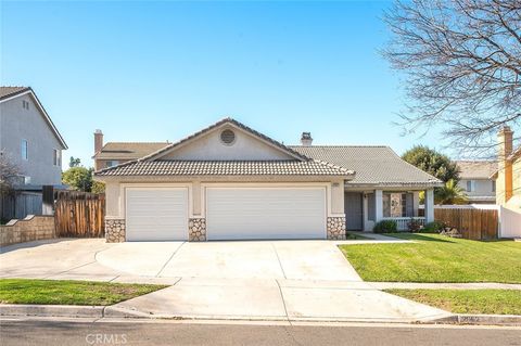 Photo of 2062 Aberdeen Dr, Corona, CA 92881 (MLS # IG26007335)