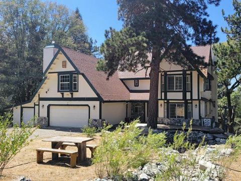 Photo of 550 Coyote Trail TRL, Cedarpines Park, CA 92325 (MLS # IG26110855)