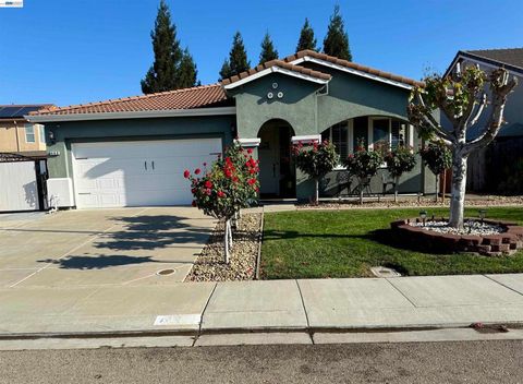 Photo of 469 Monte Oro St St, Manteca, CA 95337 (MLS # 41129529)