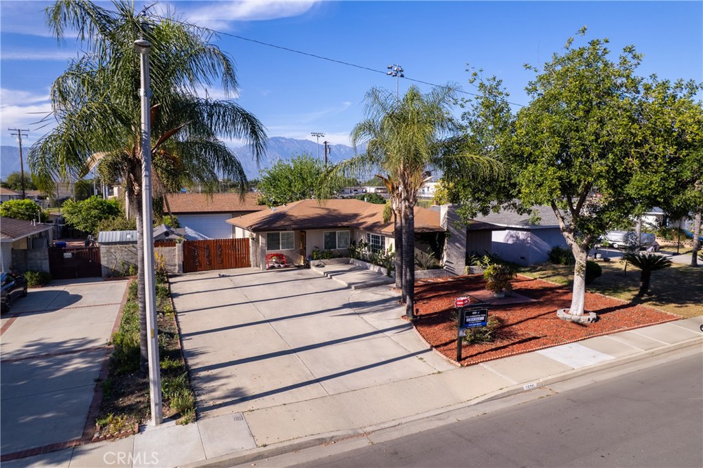 5570 Bandera Street