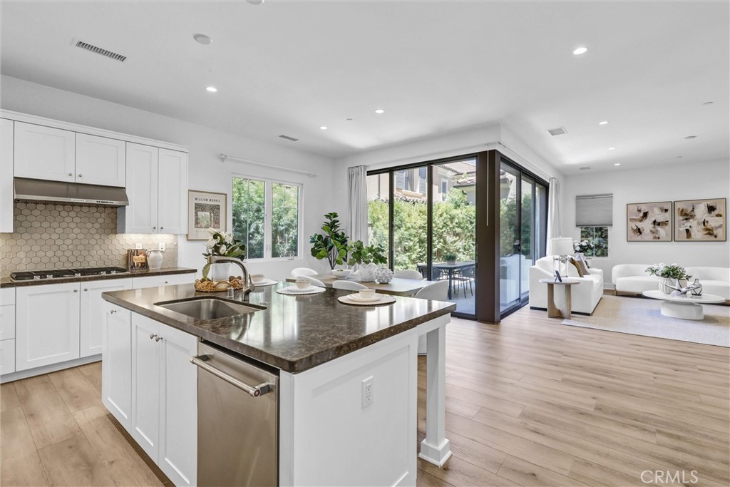 155 Linda Vista, Irvine CA 92618 - Photo 12