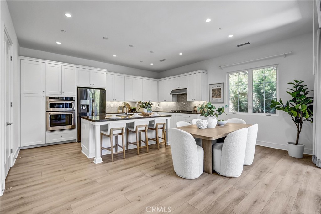 155 Linda Vista, Irvine CA 92618 - Photo 7