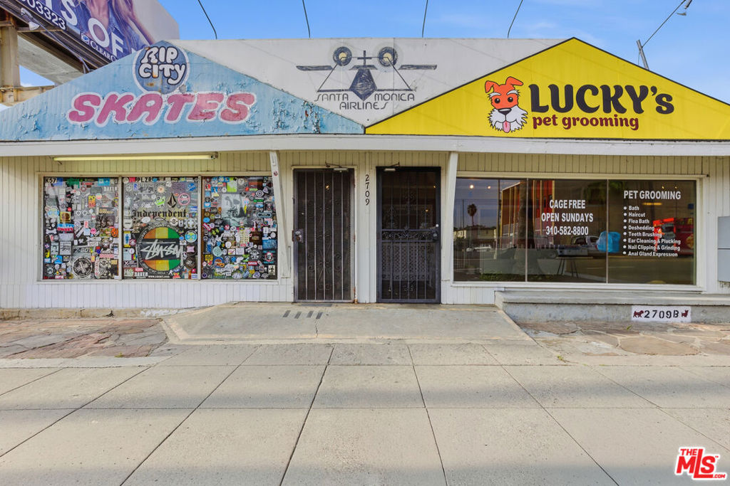 2709 Santa Monica Boulevard