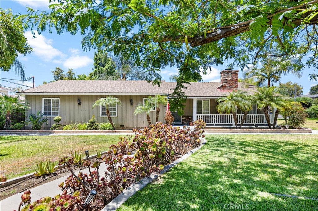 1691 S Santa Anita