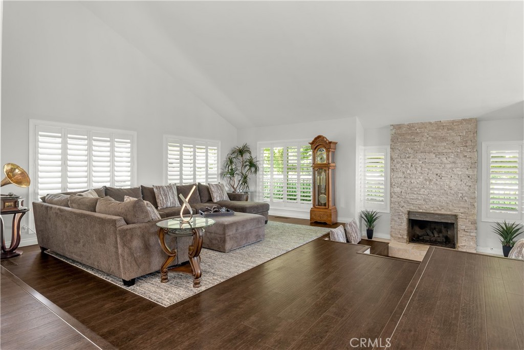 3732 E Longridge Drive