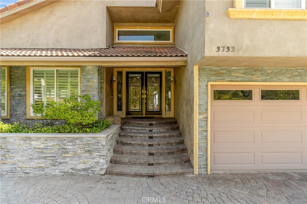 3732 E Longridge Drive