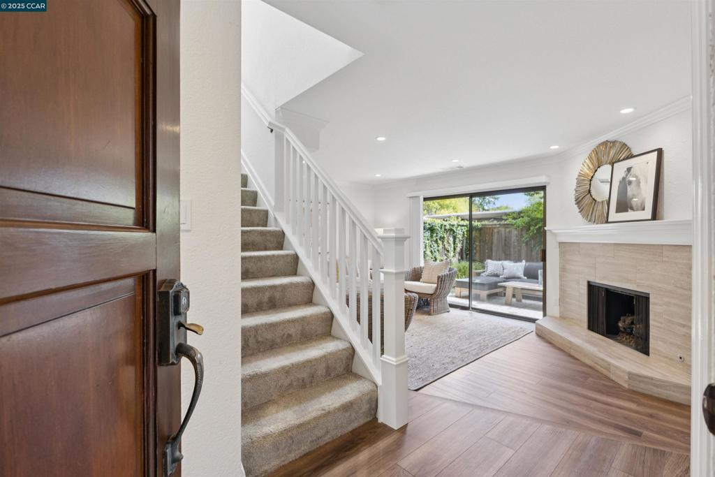 7 Songbird Ct