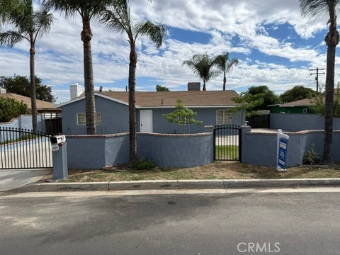 Photo of 2211 W 3rd AVE, San Bernardino, CA 92407 (MLS # SR26185489)