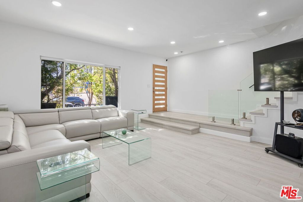 Photo of 803 25th Street, Santa Monica, CA 90403 (MLS # 25604051)