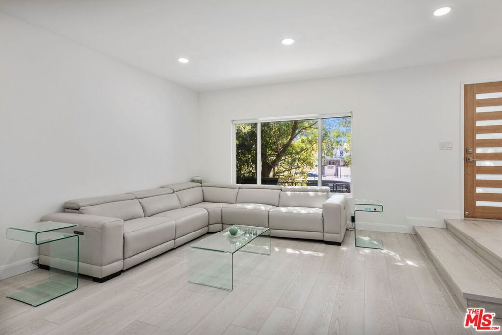 Photo of 803 25th Street, Santa Monica, CA 90403 (MLS # 25604051)