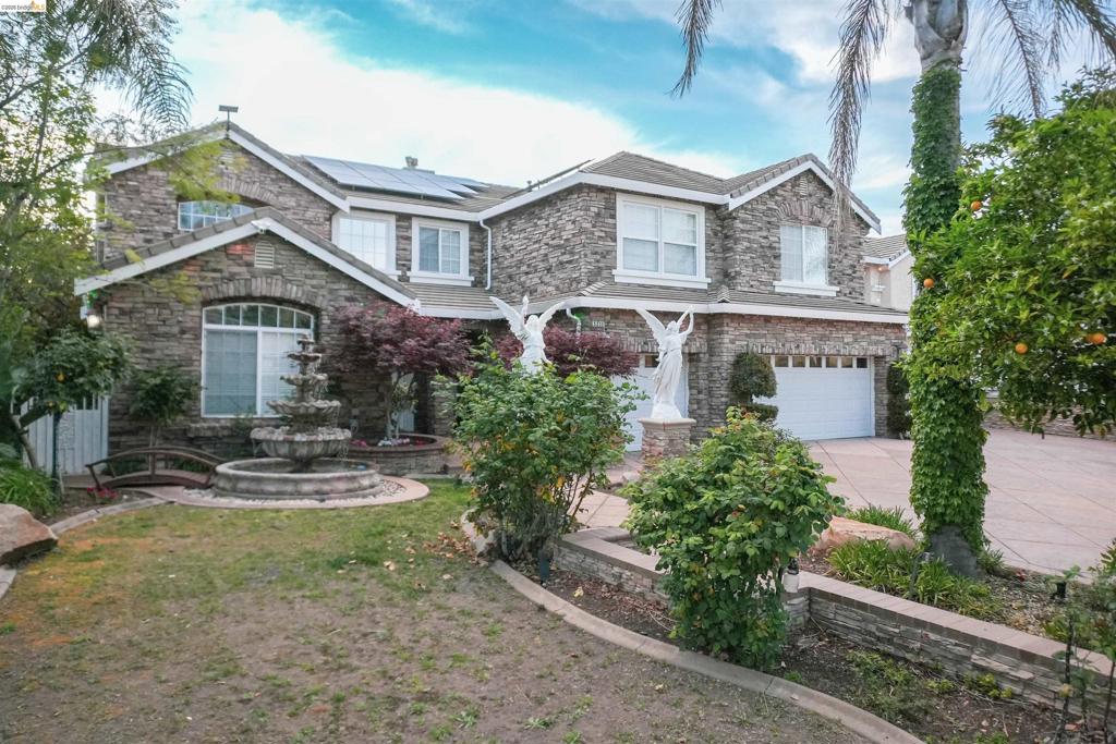 5230 E Henderson CT