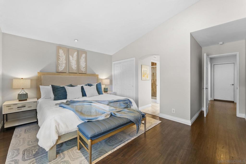 La Costa - Residential