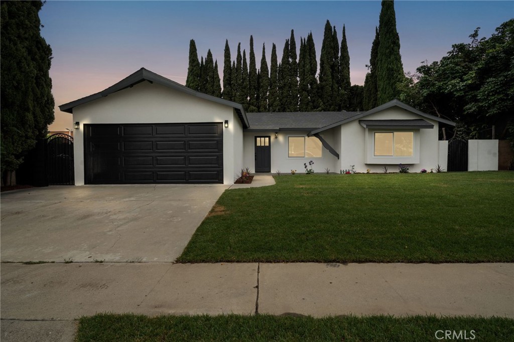 Welcome to this beautifully upgraded single-story home nestled on a quiet cul-de-sac near the border of Orange and Garden Grove. This 3-bedroom, 2-bathroom residence offers 1,383 square feet of modern living space with thoughtful updates throughout.
Enjoy new laminate flooring, energy-efficient double-pane windows, and fully remodeled bathrooms featuring sleek vanities and updated finishes. The kitchen boasts brand-new gray shaker cabinets, quartz countertops, and a functional layout perfect for daily living and entertaining. Additional upgrades include fresh baseboards, new landscaping, and an upgraded sprinkler system for easy outdoor maintenance.
Conveniently located with quick access to the 22 and 5 freeways, local parks, shopping, dining, and entertainment—including The Outlets at Orange and Disneyland,this move-in-ready home combines style, comfort, and accessibility.