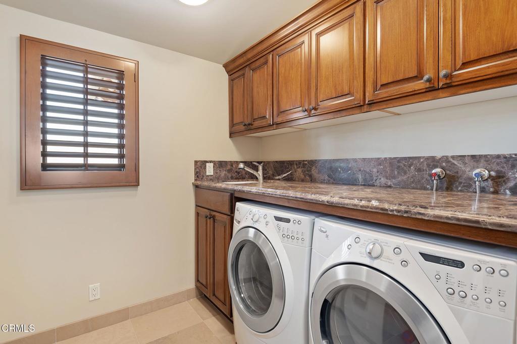 Ventura, California, 93001, United States, 3 Bedrooms Bedrooms, ,4 BathroomsBathrooms,Residential,Active,1756327