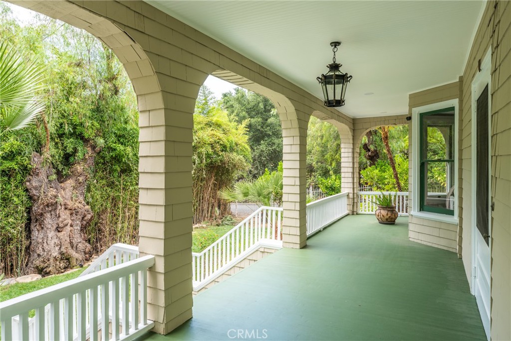 16 Campbell Avenue