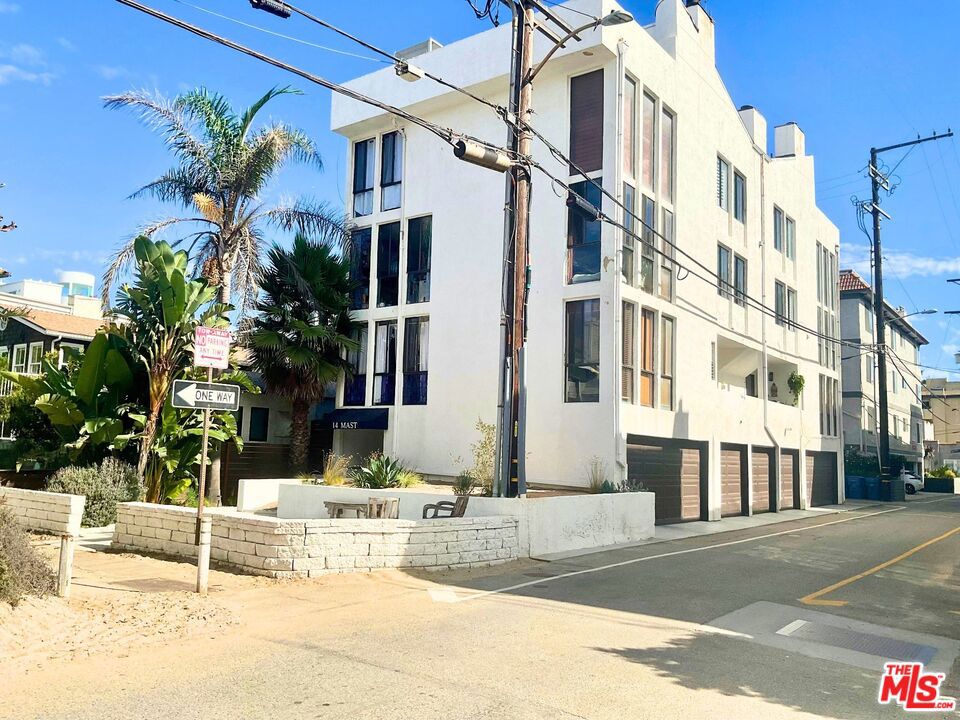14 Mast Street