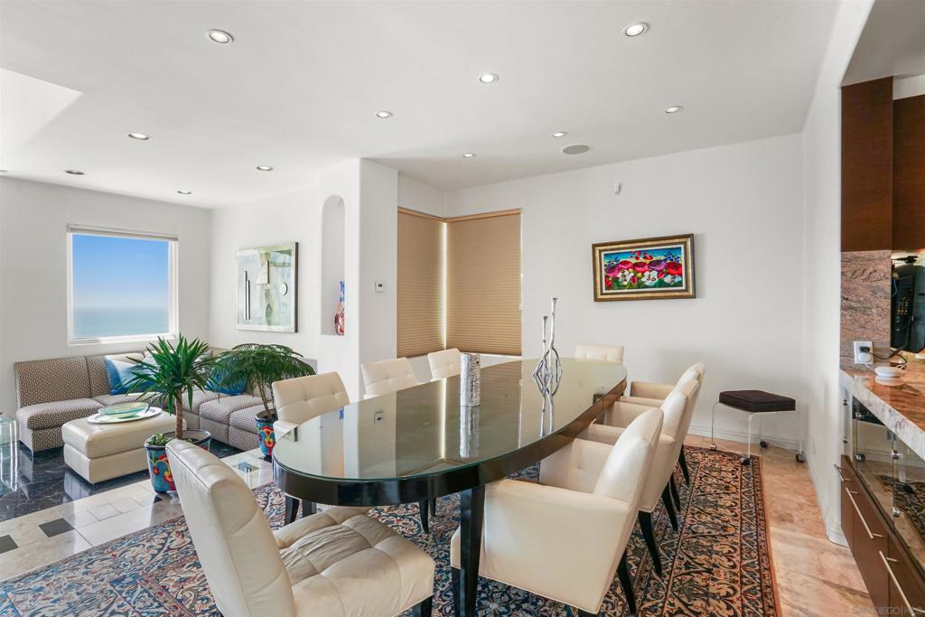 5756 La Jolla Corona Dr