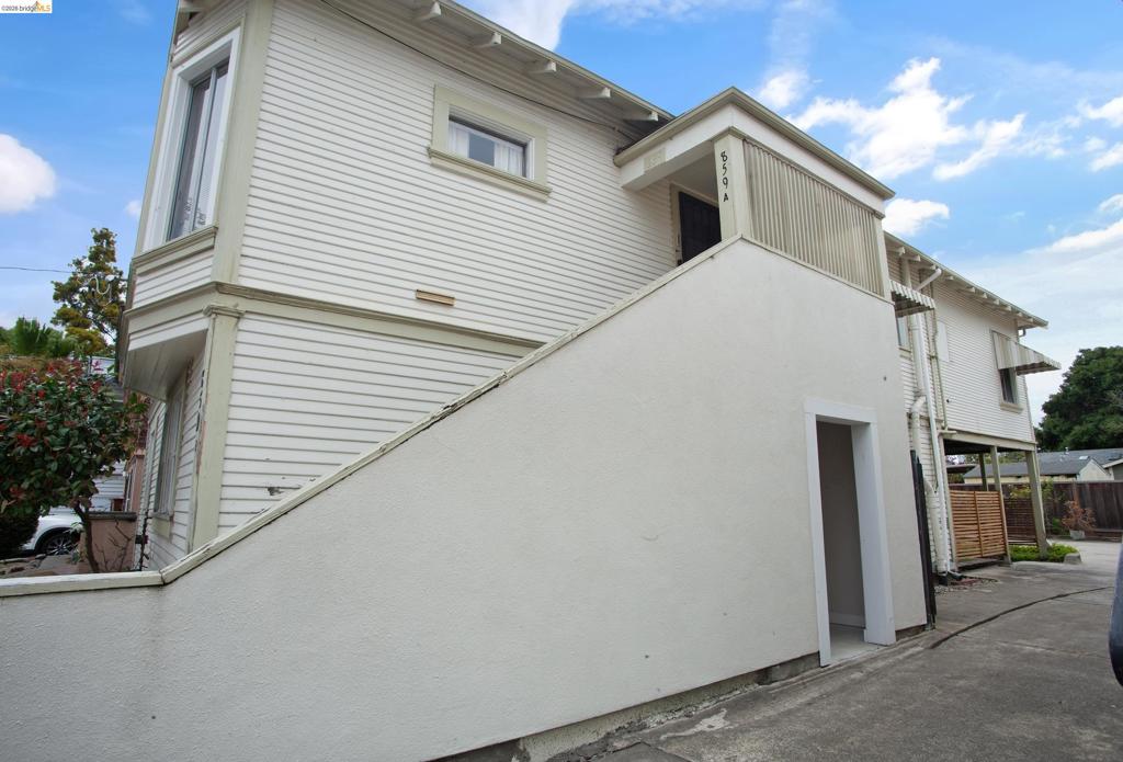 859 52nd Street St, Oakland CA 94608