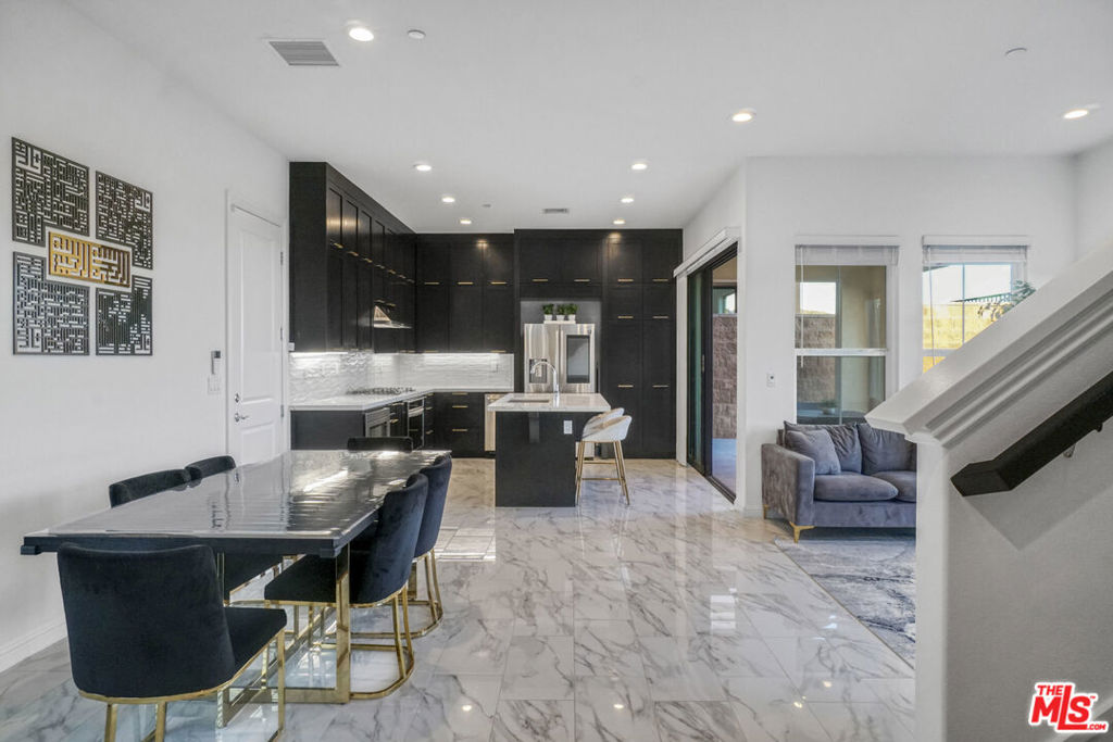 20818 W Bur Oak Circle