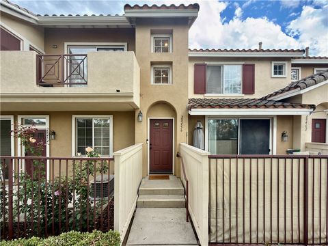 Photo of 28456 Sassetta Way, Lake Forest, CA 92679 (MLS # OC25237404) Photo of 28456 Sassetta Way, Lake Forest, CA 92679 (MLS # OC25237404)