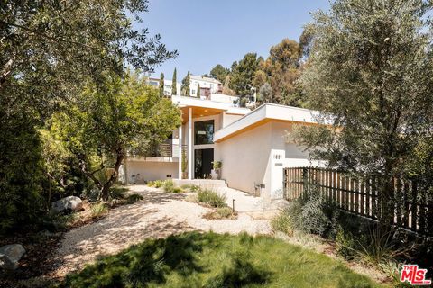 Photo of 1831 Redcliff Street, Los Angeles, CA 90026 (MLS # 26832333)