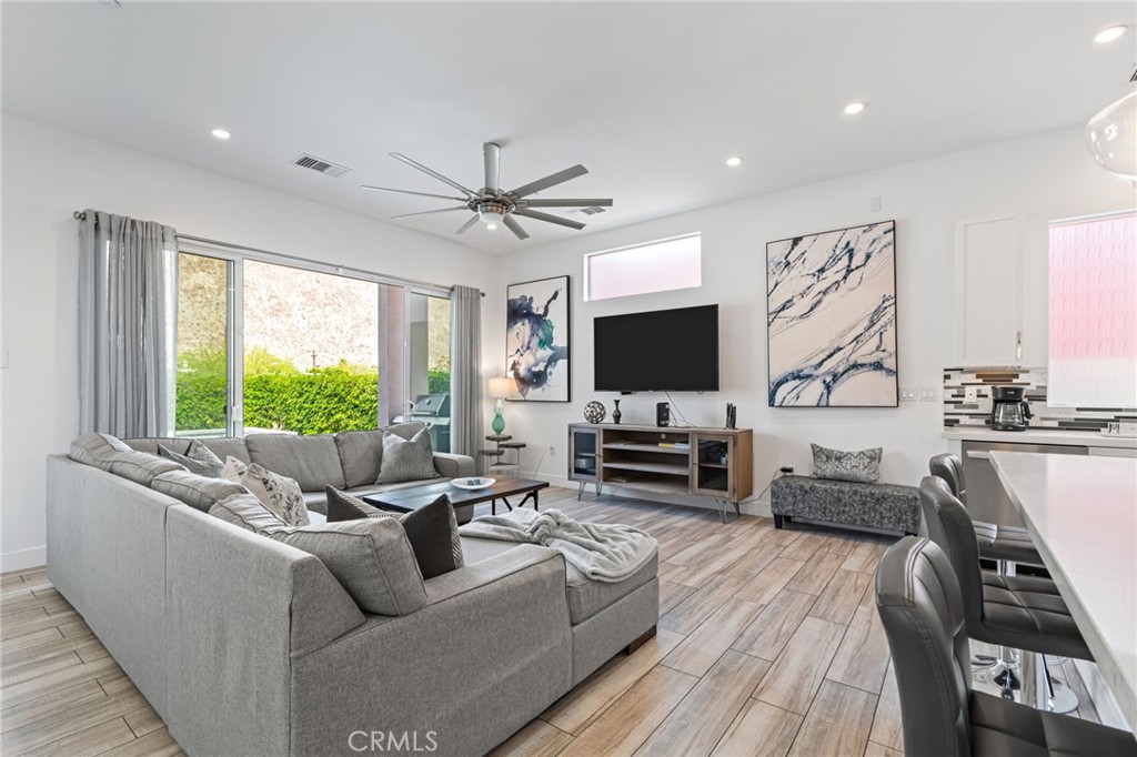 54060 Avenida Madero