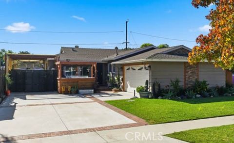 Photo of 2425 Heather Avenue, Long Beach, CA 90815 (MLS # SW25254056)