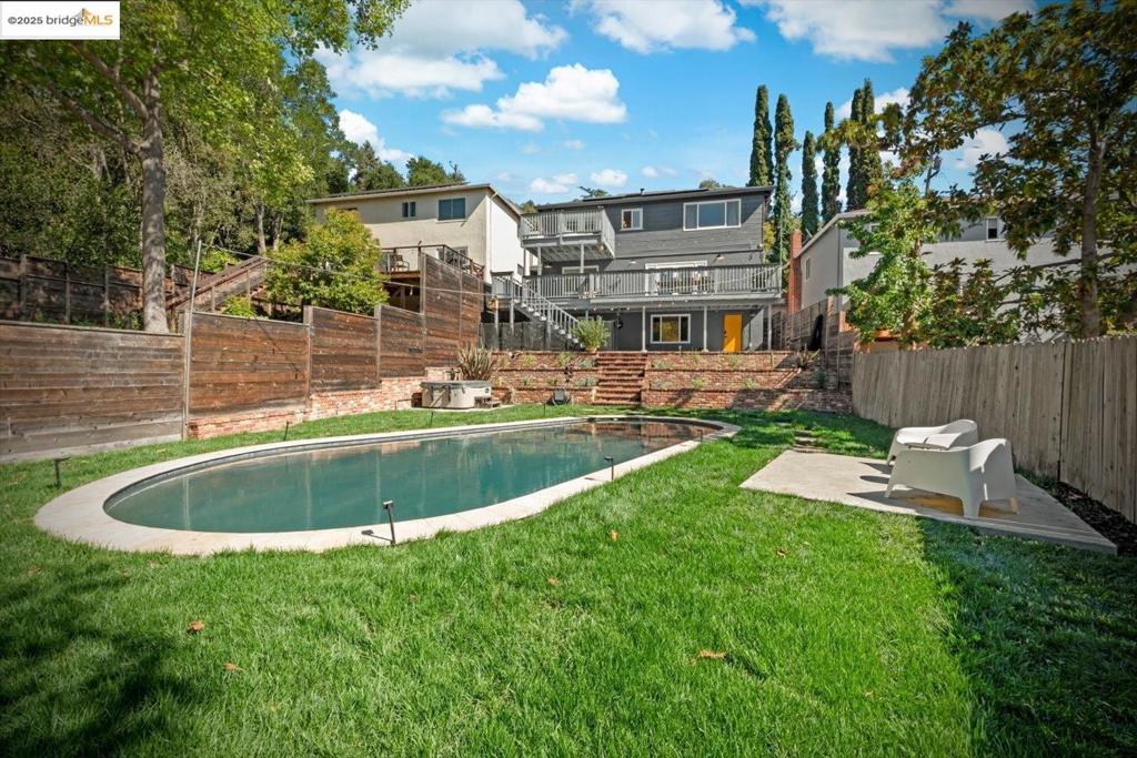 REDWOOD HEIGHTS - Residential