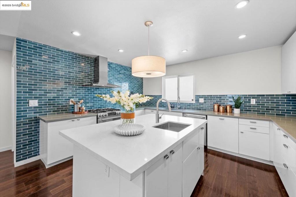 REDWOOD HEIGHTS - Residential