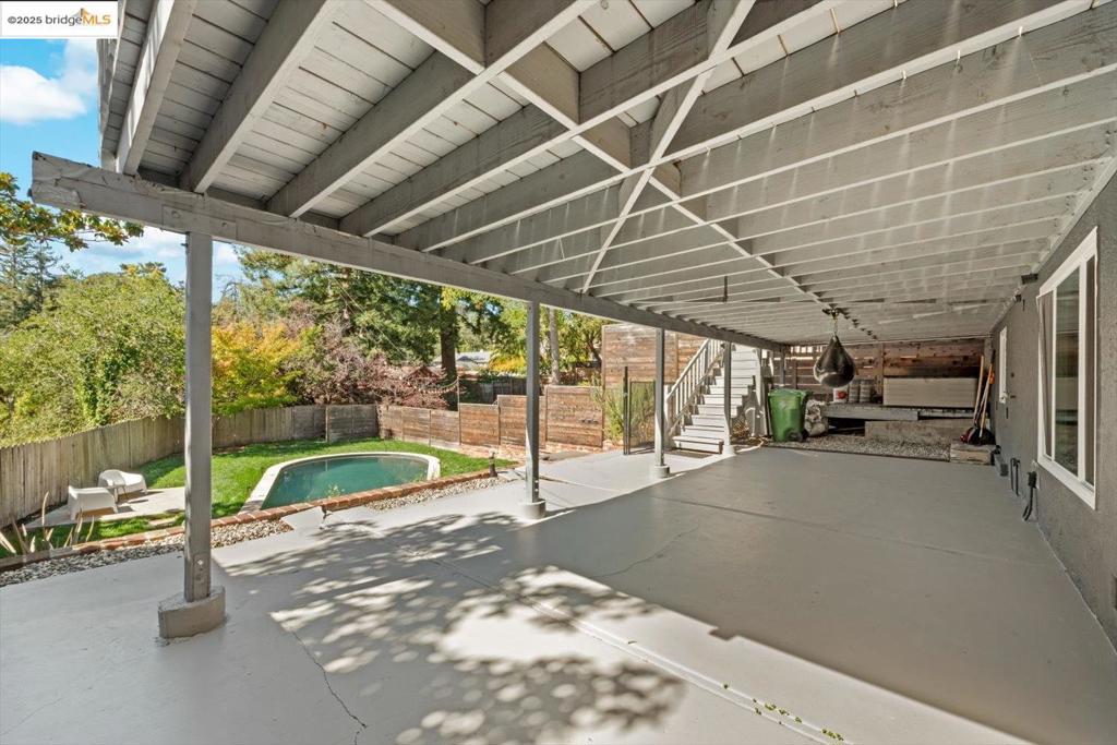 REDWOOD HEIGHTS - Residential