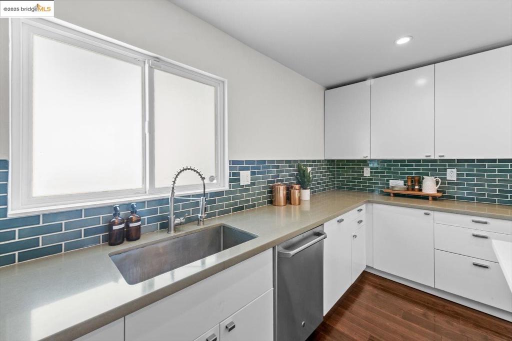 REDWOOD HEIGHTS - Residential