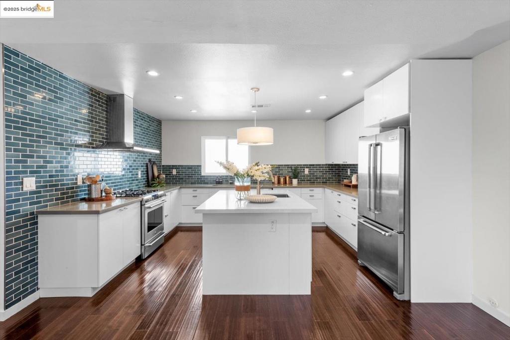 REDWOOD HEIGHTS - Residential