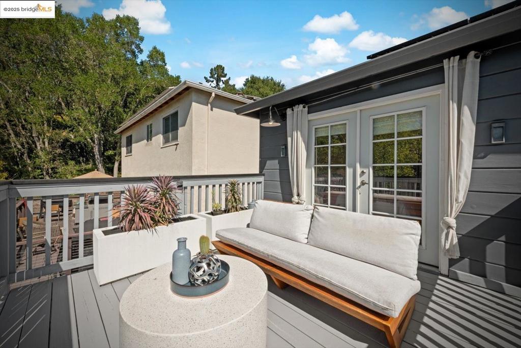 REDWOOD HEIGHTS - Residential