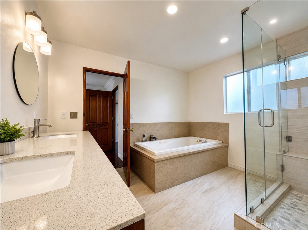 1604 S Monterey