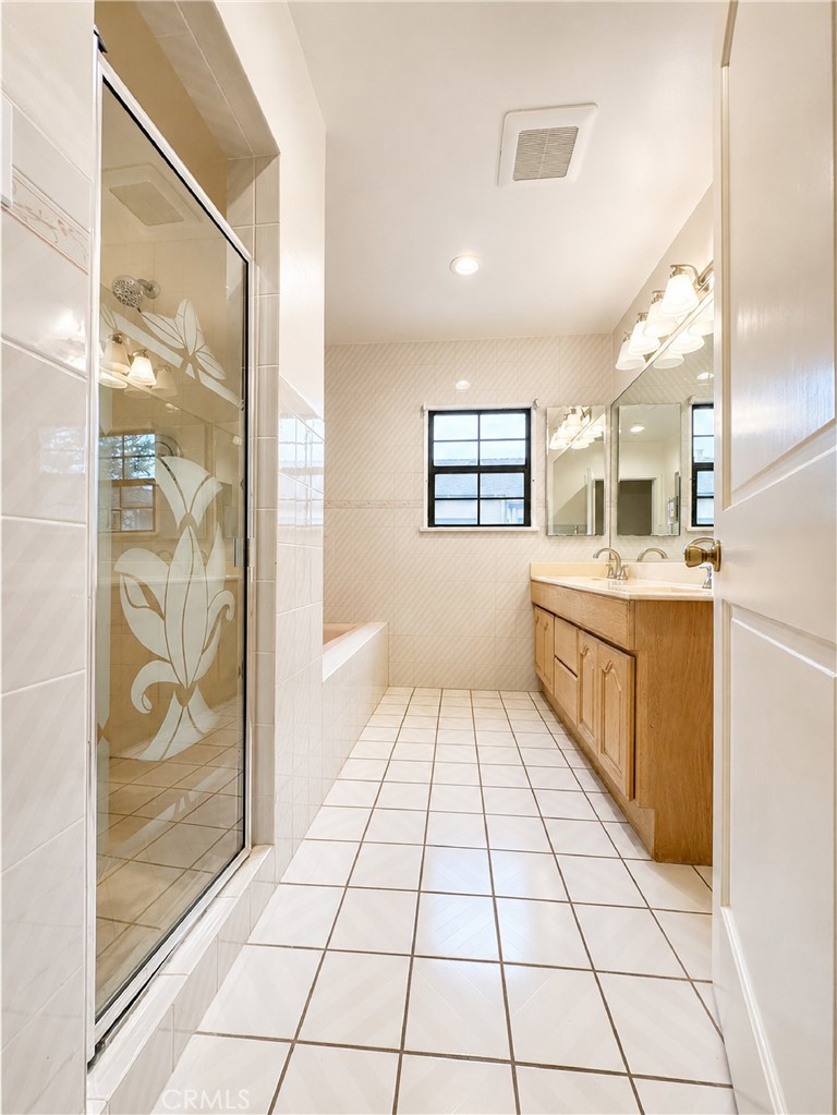 1604 S Monterey