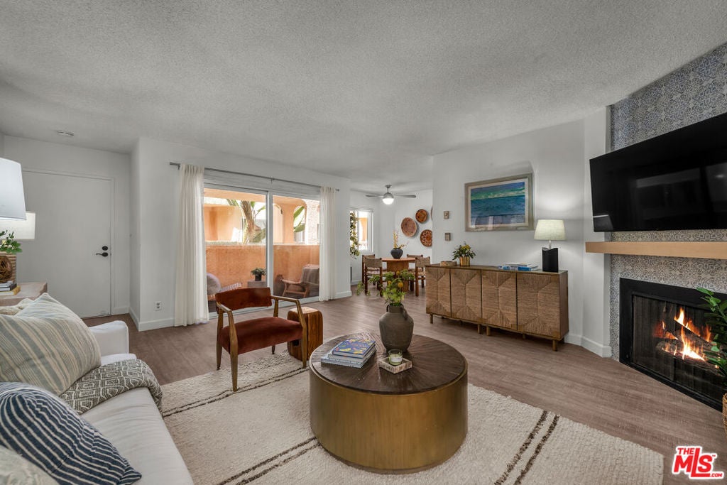 914 Lincoln Boulevard 202